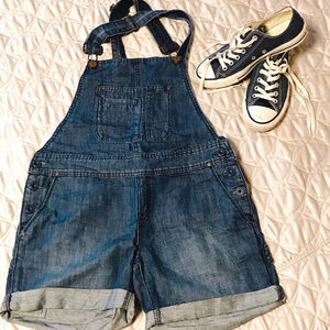 HOLDING HORSES Denim Overall Shorts in Size 26